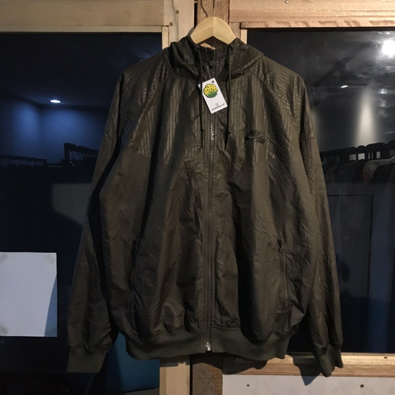 Second Thrift Nike Air jacket