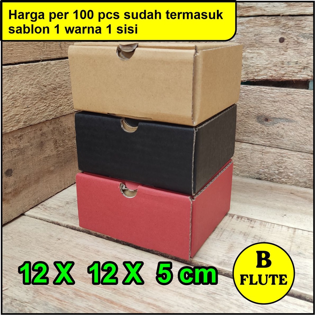 

100 pcs BOX PIZZA 12X12X5 cm + SABLON 1 WARNA 1 SISI