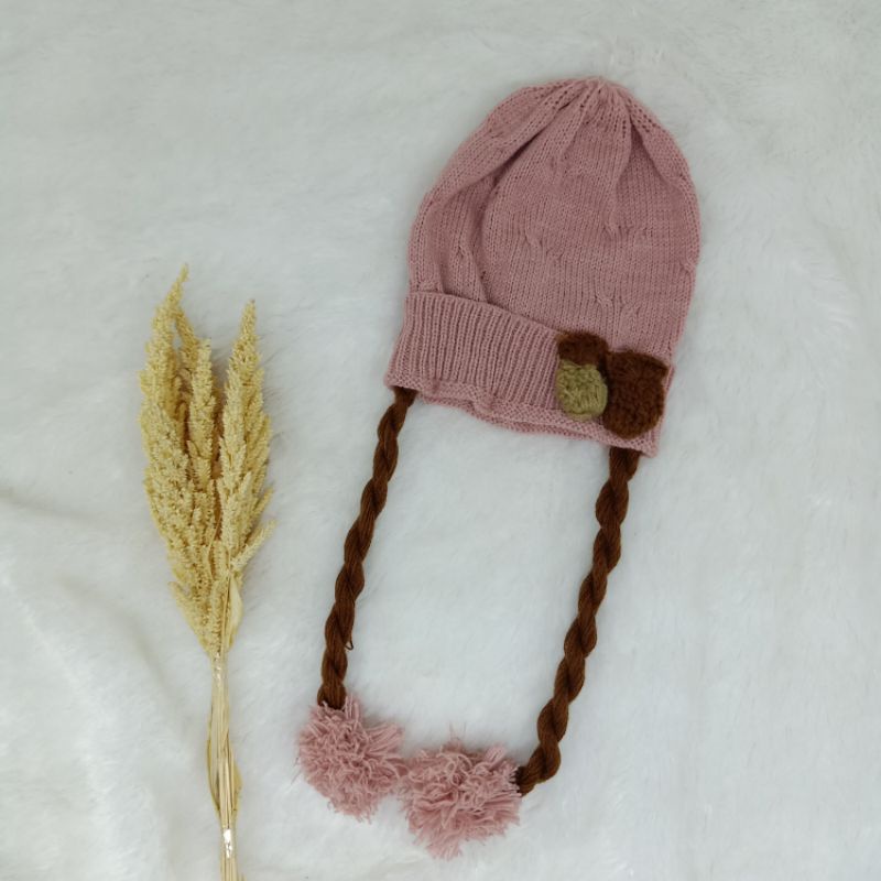 JF COLLECTION [Bordir Nama] Topi Kupluk Rajut Kepang Anak Bayi Perempuan Hiasan Nanas Rambut Kuncir-Pink Salem