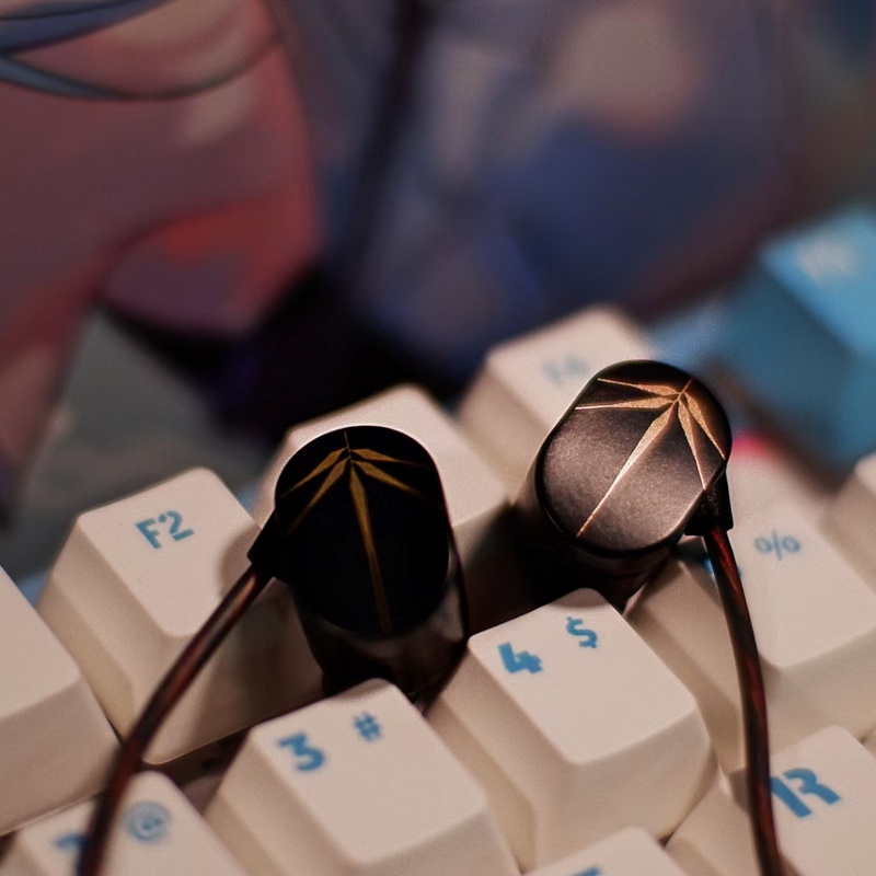 MOONDROP Chu Earphone 10mm IEM Vokal Bass Earphone Mic Zoom Smule Spaceship Upgrade Moondrop Kanas P