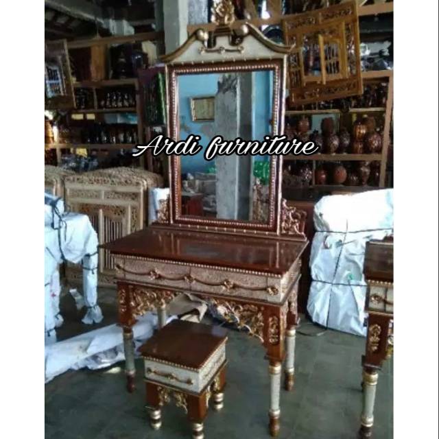 Meja rias ukir,tolet minimalis
