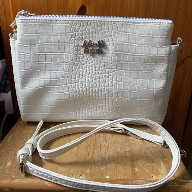 Preloved Tas Sling Bag Adorable Project Cavani Croco White