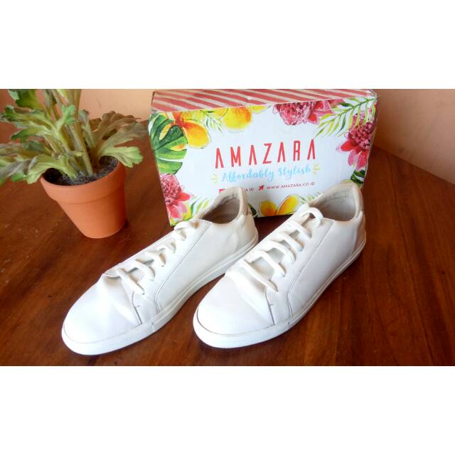 Preloved Amazara White Sneakers