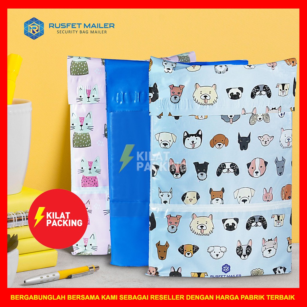 

POLYMAILER UKURAN 17CM X 25CM / AMPLOP PLASTIK PACKING RUSFET PREMIUM TERMURAH - PACK
