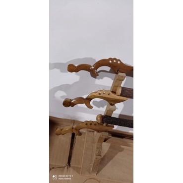 Tangkringan ANIS MERAH Motif kujang