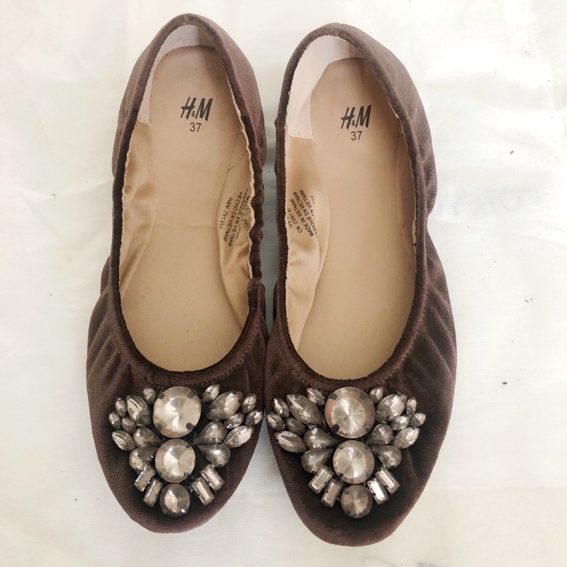 Preloved H&M Velvet Shoes 37