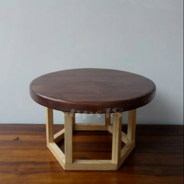 Rustic wooden cake stand  Wedding cake stand Tatakan kue dessert table