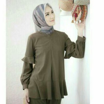 Wearing klamby Dandelion knit top