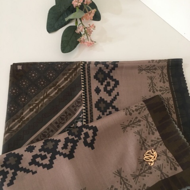 ❌❌SOLD❌❌ New Ruwa Scarf from HL