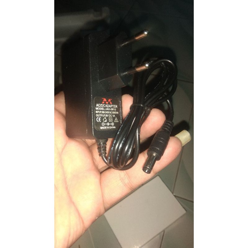 adaptor 9volt 1ampere