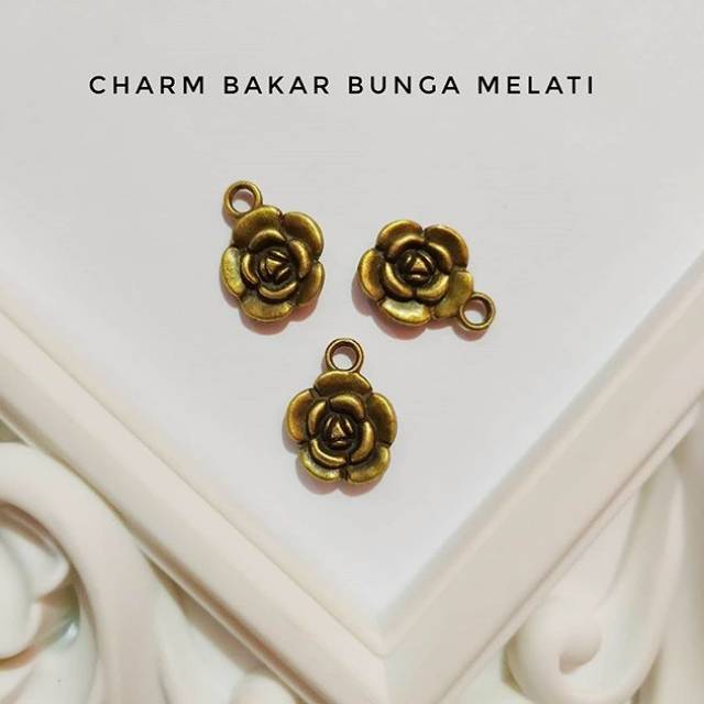 Charm Bakar bunga melati