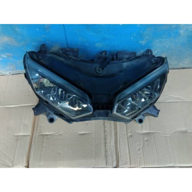 Headlamp lampu depan replektor lampu depan Honda CBR 150 R Led original