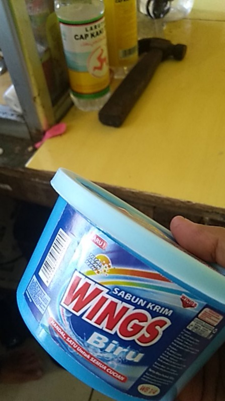 Cream Wings Biru 1/4 200gr