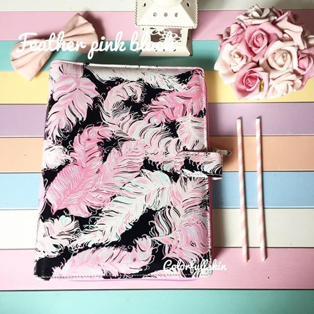 

Binder feather pink black