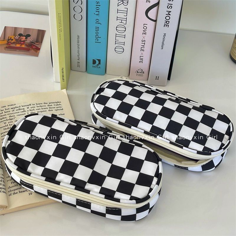 Sera Xiaohongshu Blogger dengan Kotak Pensil Kotak-kotak Yang Sama Sederhana Kotak Pensil Berkapasitas Besar Siswa Sekolah Menengah Pertama Kotak Alat Tulis Kotak Pensil Wanita