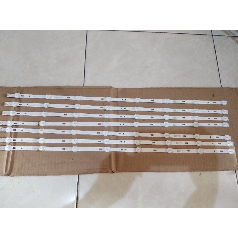 BACKLIGHT LED 3V KANCING 8 PANJANG 59 CM JARAK KANCING 9 CM