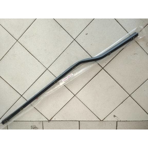 WEATHERSTRIP WETHERSTRIP WEATHER WETHER STRIP KARET PELIPIT KACA PINTU DEPAN DALAM IN SUZUKI VITARA 