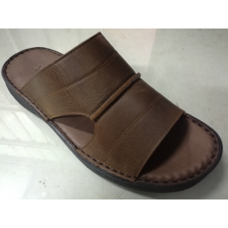 ml Sandal Selop Pria Bahan Kulit Pu Warna Hitam putih ml Sandal Selop Pria Bahan Kulit Pu Warna Hitam putih
