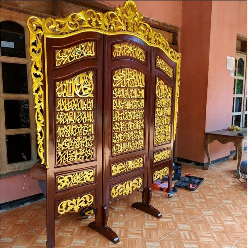 PENYEKAT RUANGAN UKIR /SKETSEL