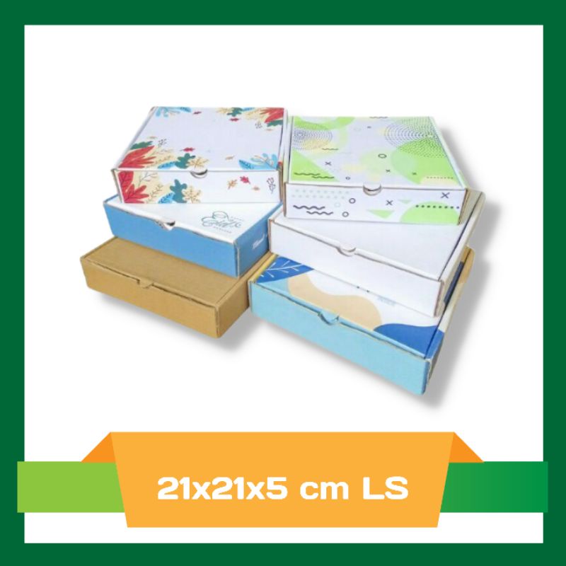 

BOX 21x21x5 cm LS Kardus/Karton/Polos/Hampers/Baju/Hijab