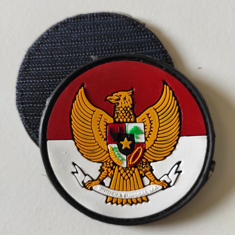 PATCH RUBBER LOGO GARUDA BULAT DASAR MERAH PUTIH/TEMPELAN EMBLEM KARET VELCRO