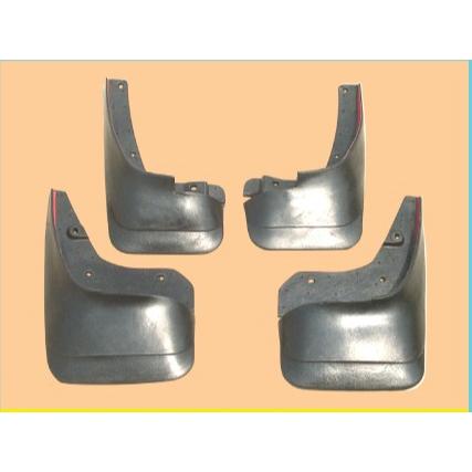 Mud Guard / Karpet Lumpur Innova Lama 2005 - 2007