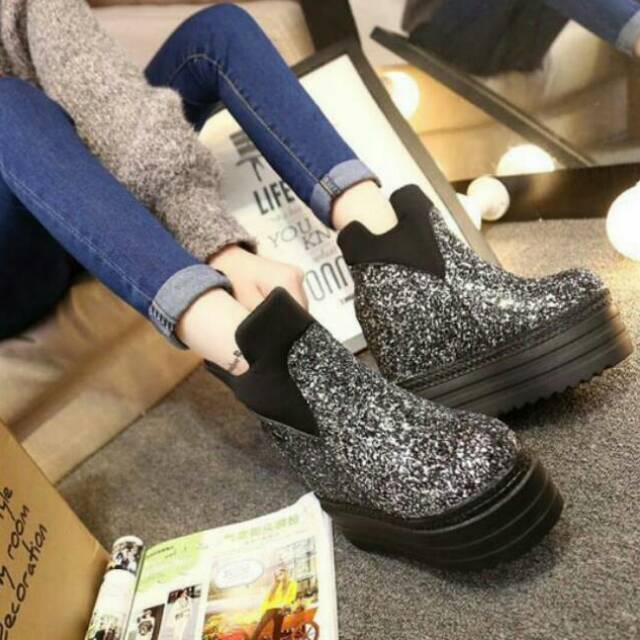 SEPATU WANITA ANGKLE BOOT WEDGES GLITER FASHION IMPORT
