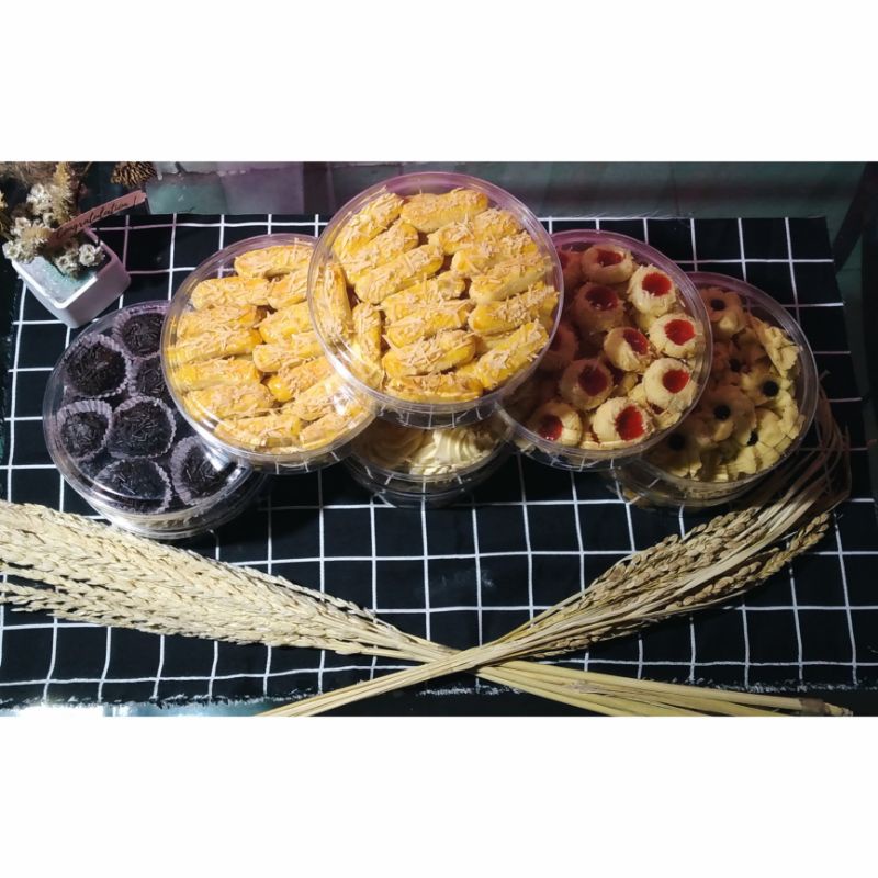 

Nastar Nanas - Kue Kering Enak Lezat Nikmat Bahan Original 100% Nastas Nanas Milenial