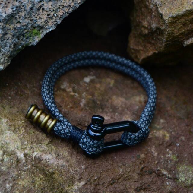 Gelang Pria Survival Paracord Bracelet Shackle D Warna Dark Grey