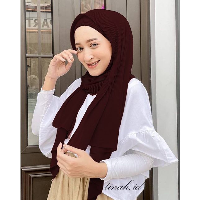 hijab pashmina plisket merah hati