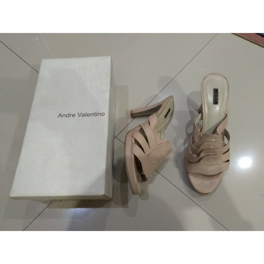 Sandal Wanita Andre Valentino