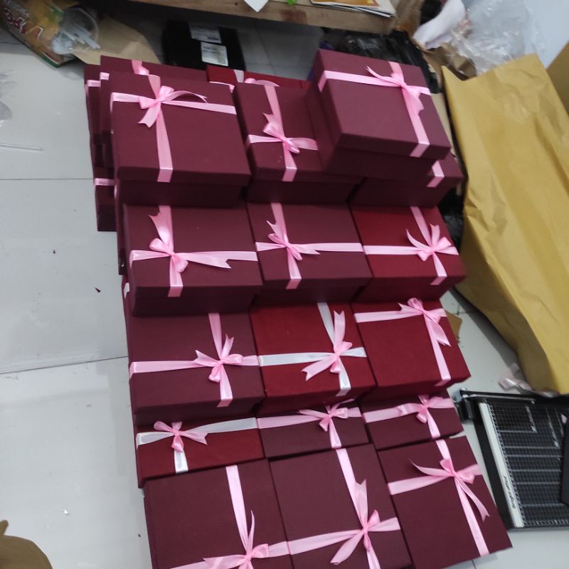 

Box Kado Kotak Hadiah