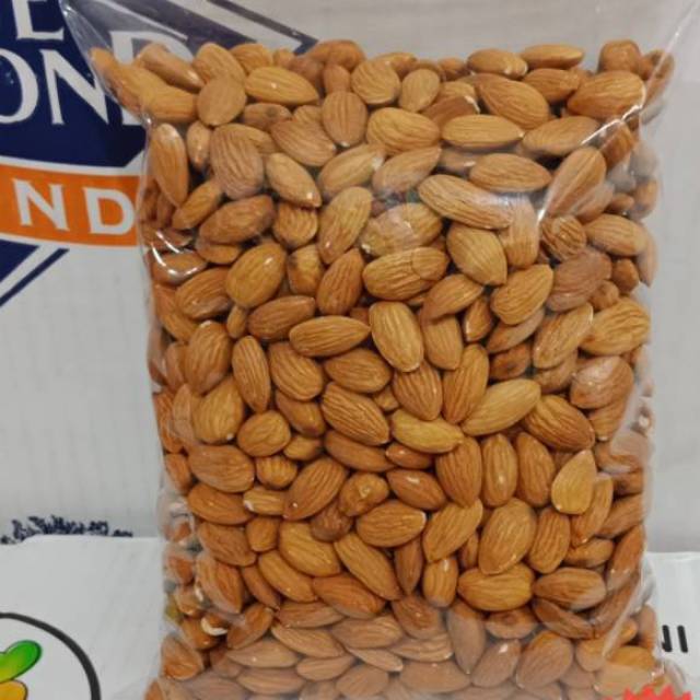 RAW ALMOND 250GRAM /ALMOND MENTAH