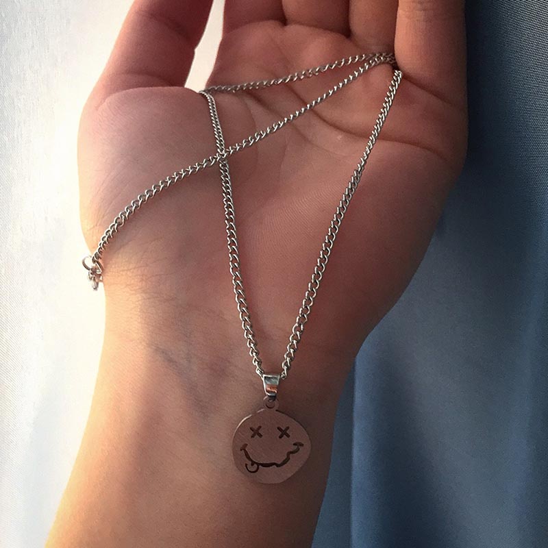 Kalung Choker Rantai Liontin Wajah Tersenyum Bahan stainless steel Gaya Goth Hip Hop Untuk Pria Dan Wanita