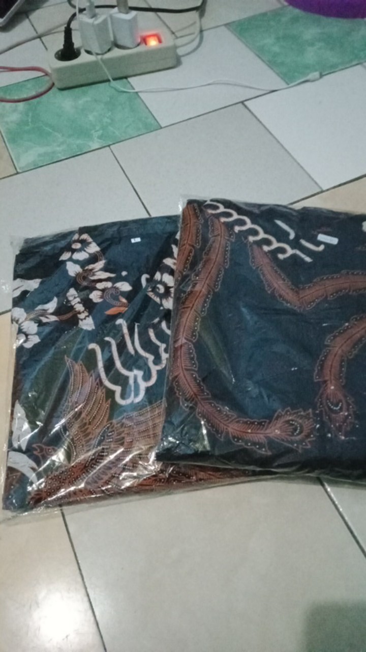 Couple Kemeja Batik Dan Gamis Batik Motif Ahy