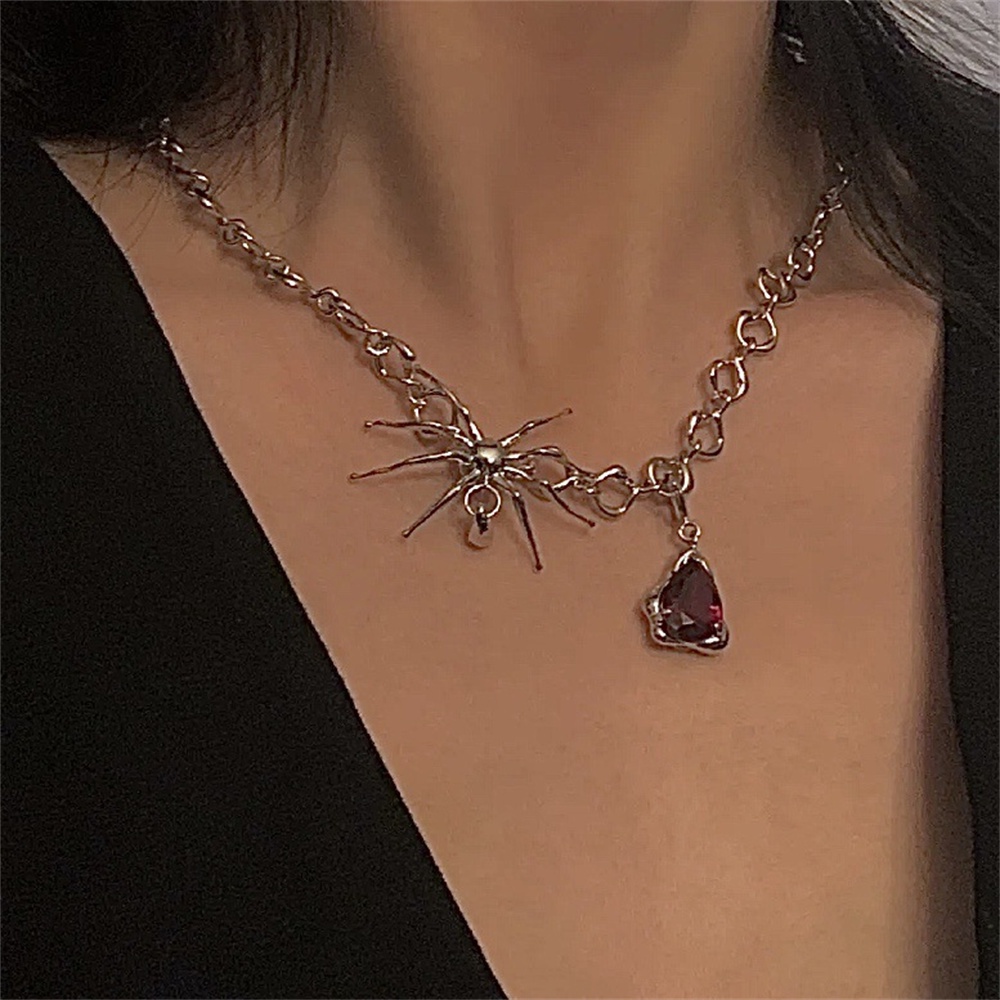 【COD Tangding】Niche Design Personality Spider Shape Blood Drop Pendant Twist Necklace Female INS Tide Clavicle Chain