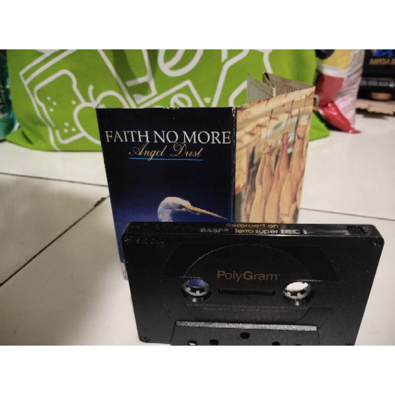 kaset pita faith no more / angel dust