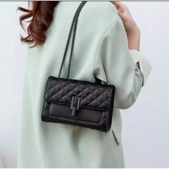 TAS STOREE-Tas Selempang Wanita Fashion Slingbag Rantai