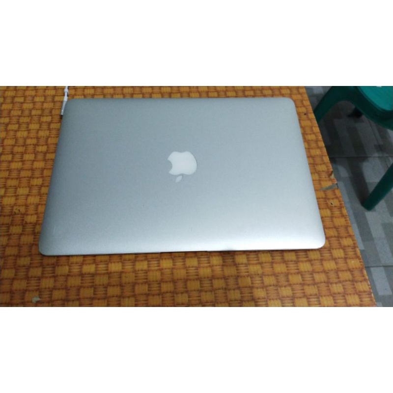 OBRAL.MAC AIR 13 IN 2012 ..RAM 4 ..SSD 64 .CORE I5 ..MULUSS