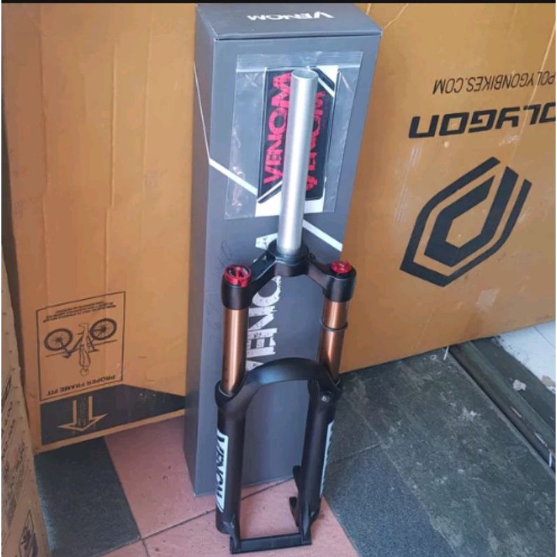 Fork 26 Venom travel 140
