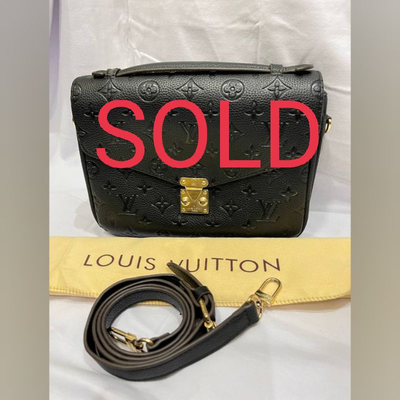 LV Louis Vuitton Metis Black Leather Preloved