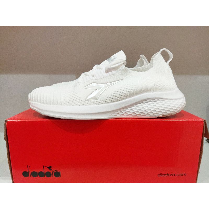 DIADORA VABIO FULL WHITE/SEPATURUNNING/SEPATUKULIAH/SEPATUSANTAI/SEPATUCASUAL/SEPATUSEKOLAH
