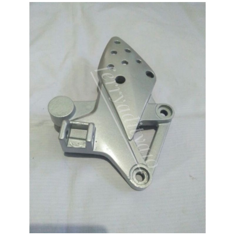 footstep depan kanan minerva cbr old / cbr 150r thailand