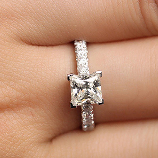 Hu Hu Hu Hu Hu Alat Bantu Pasang Kacamata♡ Cincin Wanita Warna Silver Aksen Berlian Imitasi Bentuk Kotak Untuk Pesta Pernikahan