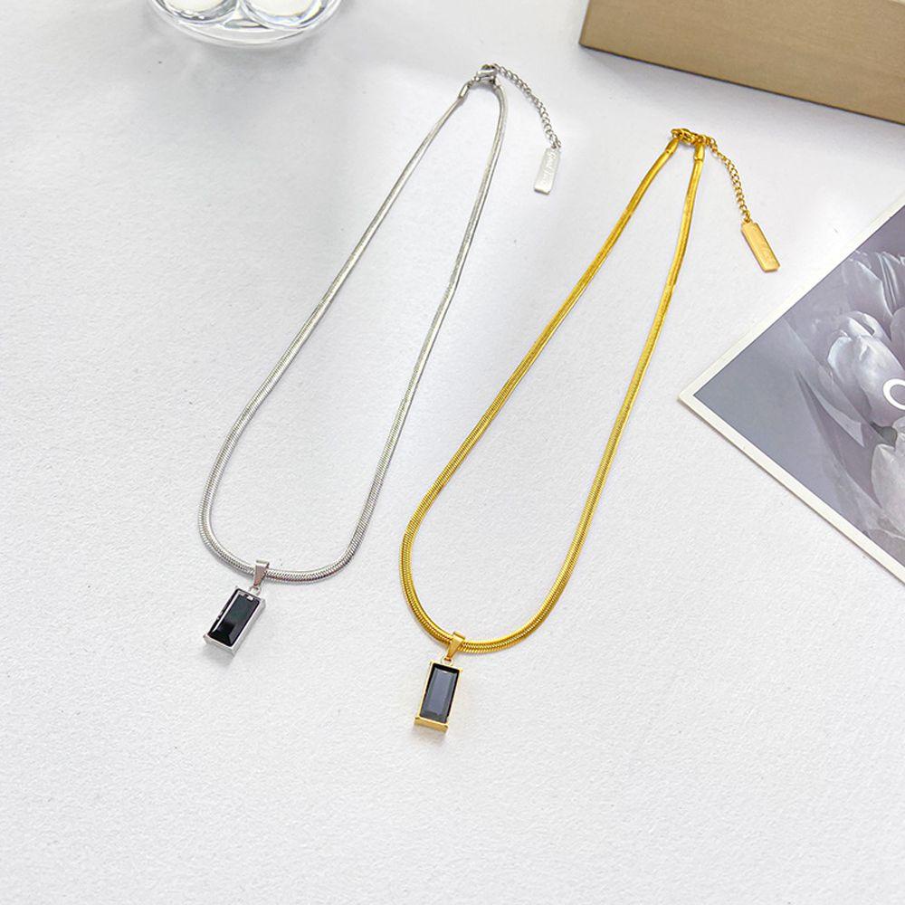 Mxbeauty Liontin Kubus Kalung Minoritas Keren Hadiah Gadis Geometris Persegi Choker Baja Titanium Hip Hop Gaya Korea Necklace