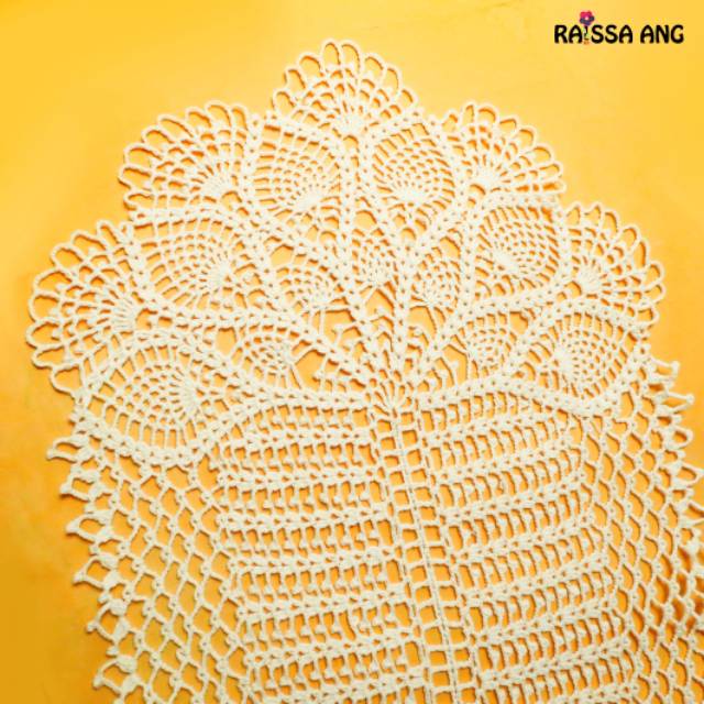 Taplak rajut klasik oval runner meja