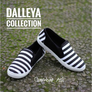 Dalleya CAMRY sepatu  slip on casual  wanita salur cantik 