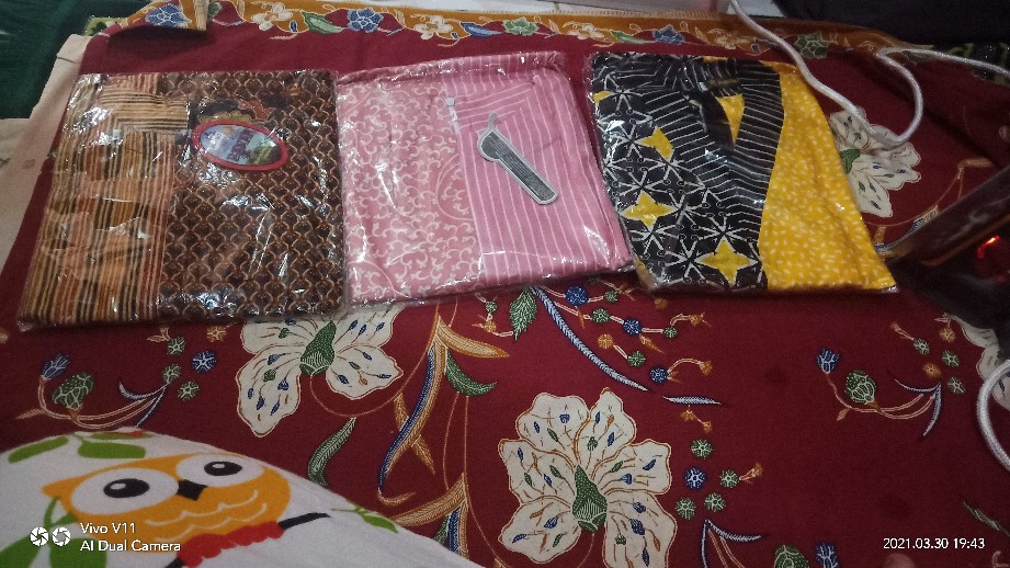 Tunik Danika Atasan Batik Wanita Kerja Modern Kasual Elegan.