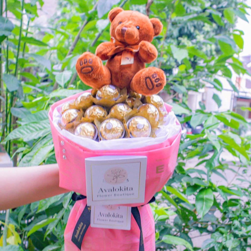 

Ferrero Chocolate Bouquet (Russian Style) | Avalokita Flower