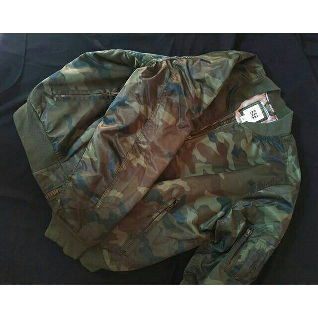 JAKET BOOMBER GAP CAMO